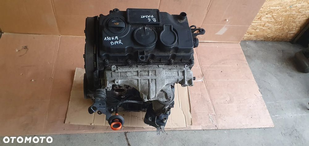 Silnik słupek blok silnika VW Passat B6 2.0 TDI BMR - 7
