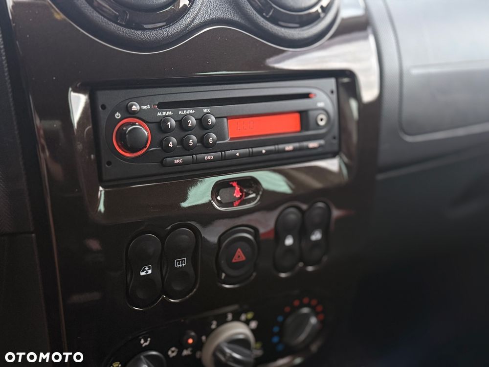 Dacia Duster 1.6 - 21