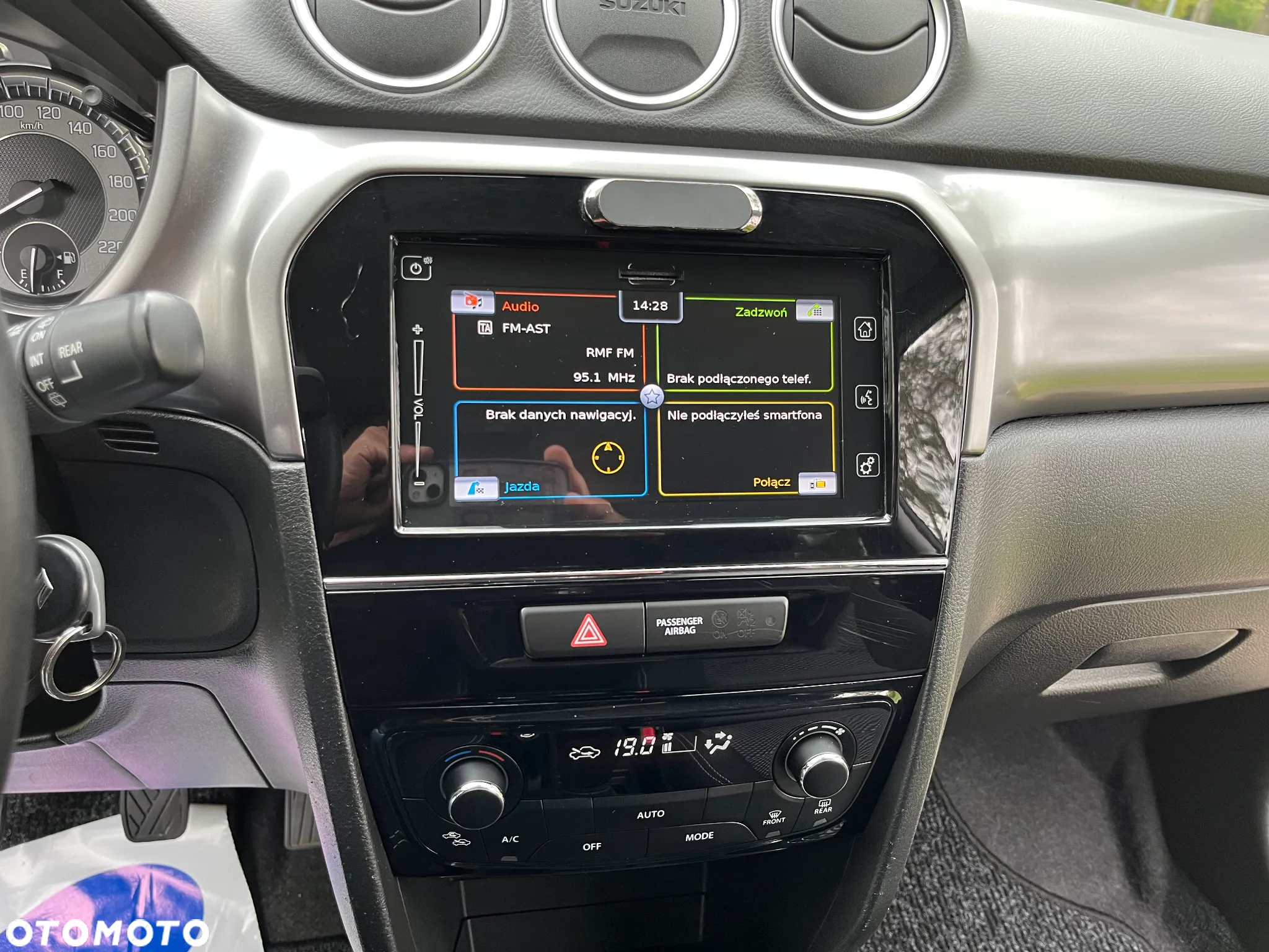 Suzuki Vitara 1.0 Boosterjet Premium 4WD - 27
