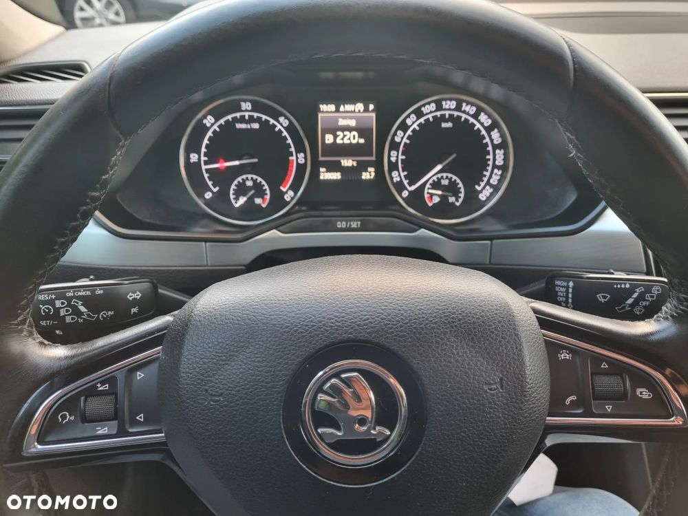 Skoda Superb 1.6 TDI DSG Style - 14