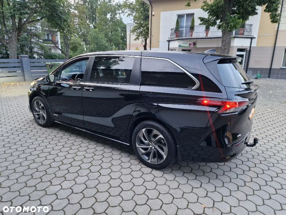 Toyota Sienna - 3