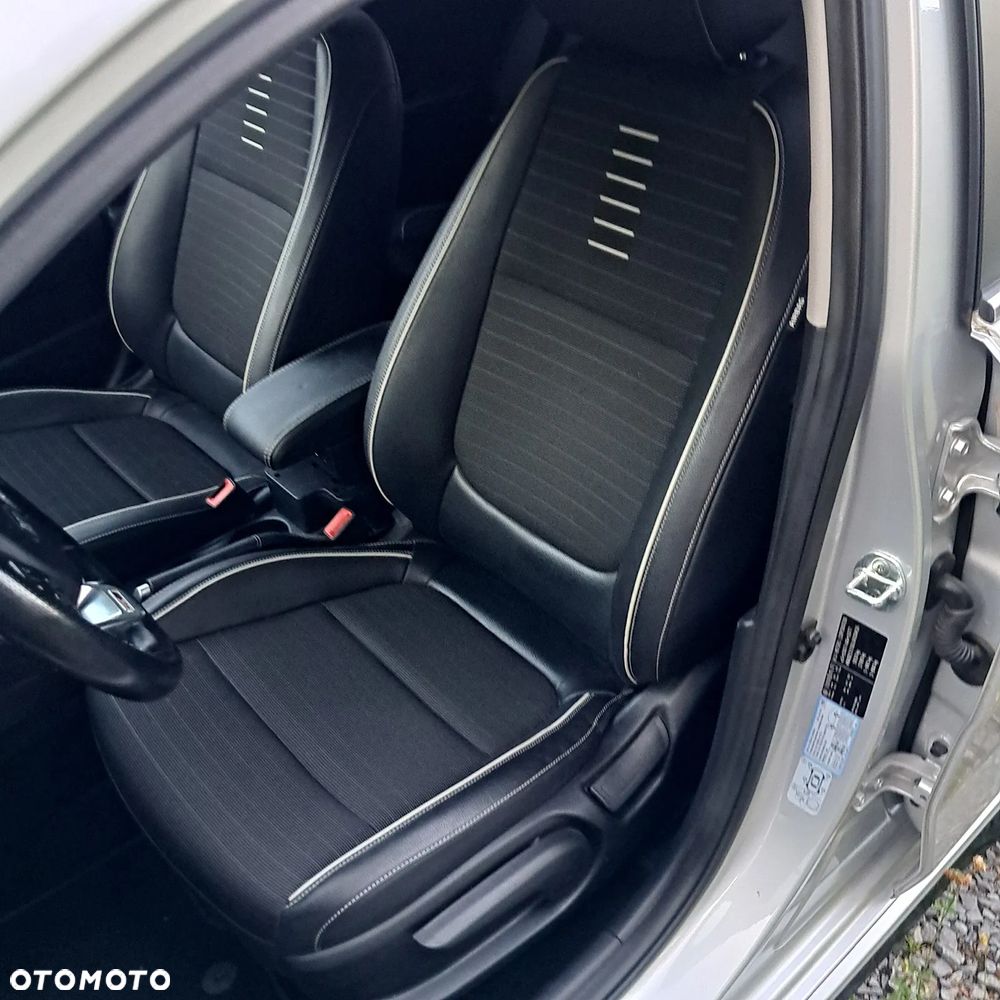 Kia Rio 1.0 T-GDI 120 DCT7 GT Line - 26