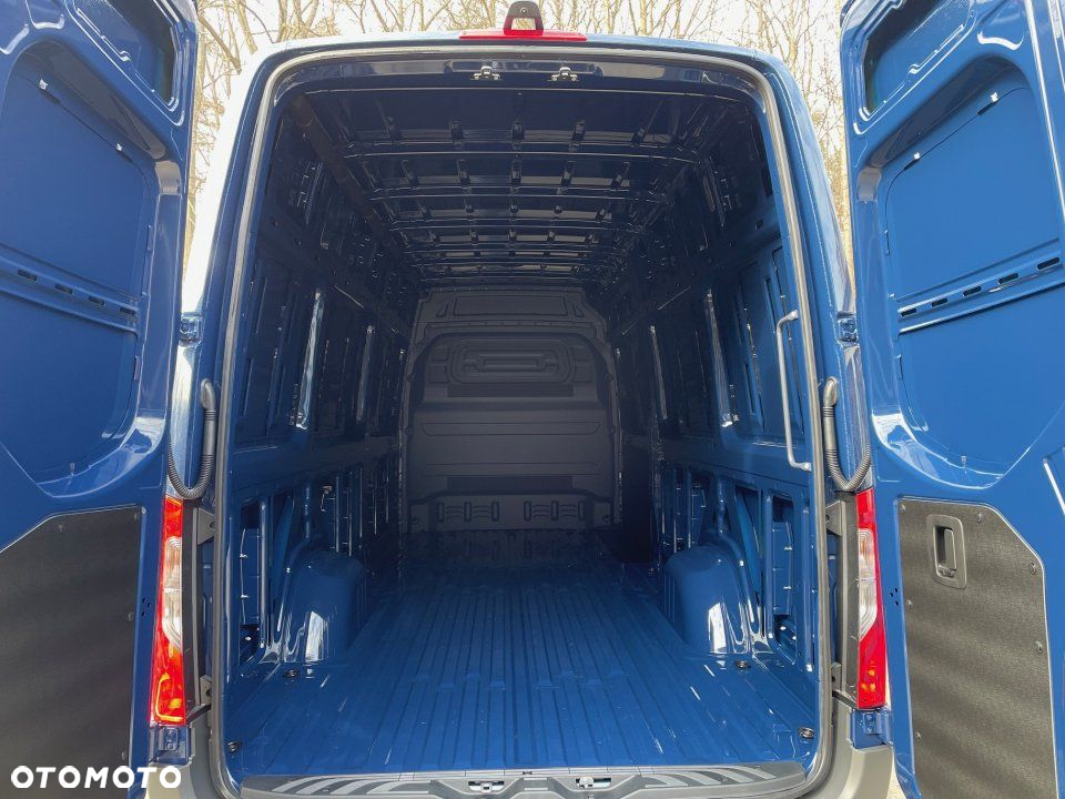 Mercedes-Benz Sprinter - 4