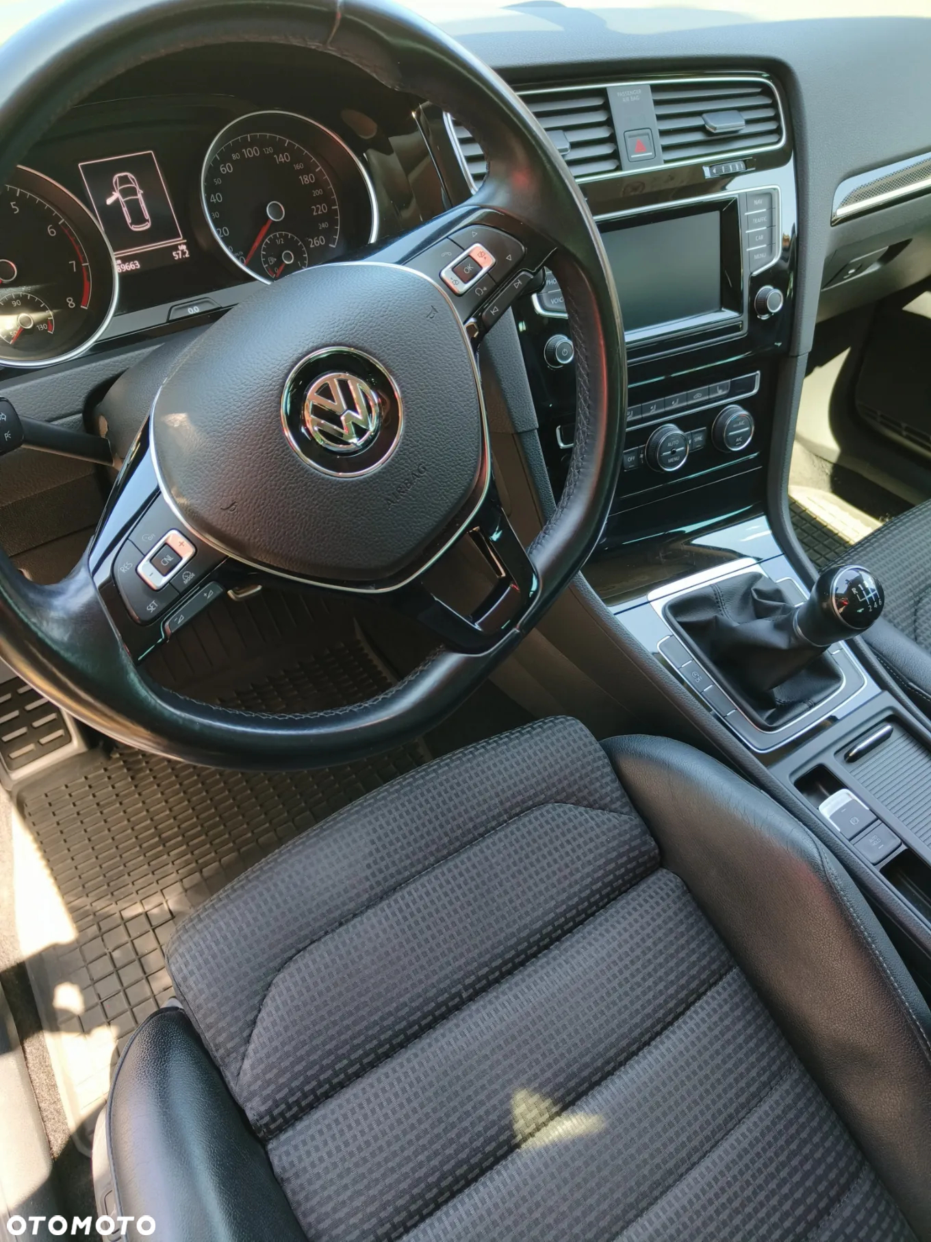 Volkswagen Golf - 15