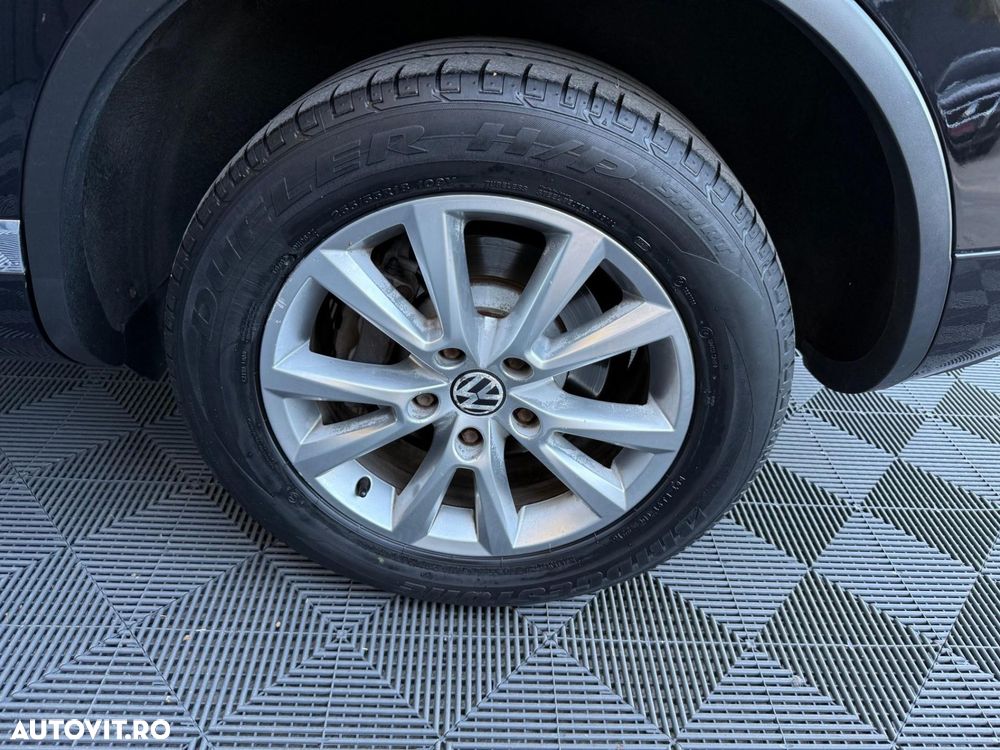 Volkswagen Touareg - 11