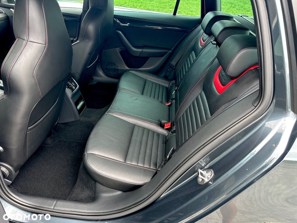 Skoda Octavia 2.0 TSI (Green tec) DSG RS - 12