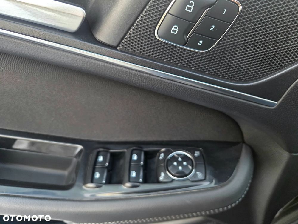 Ford S-Max - 14