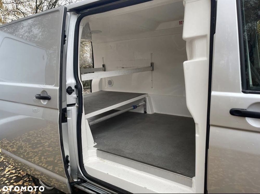 Volkswagen Transporter - 38