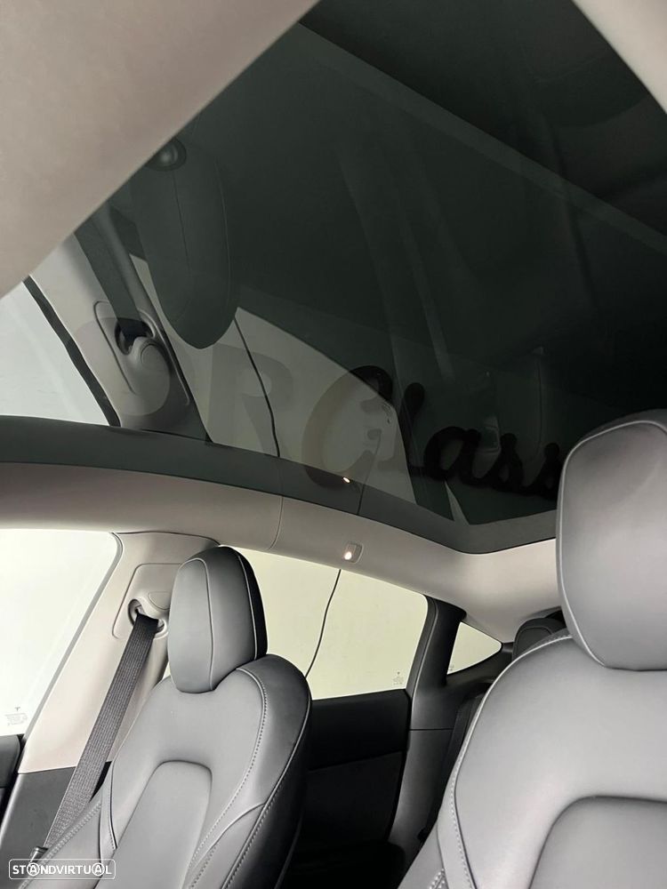 Tesla Model Y Long Range Dual Motor AWD - 8