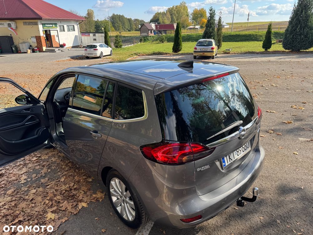 Opel Zafira 2016