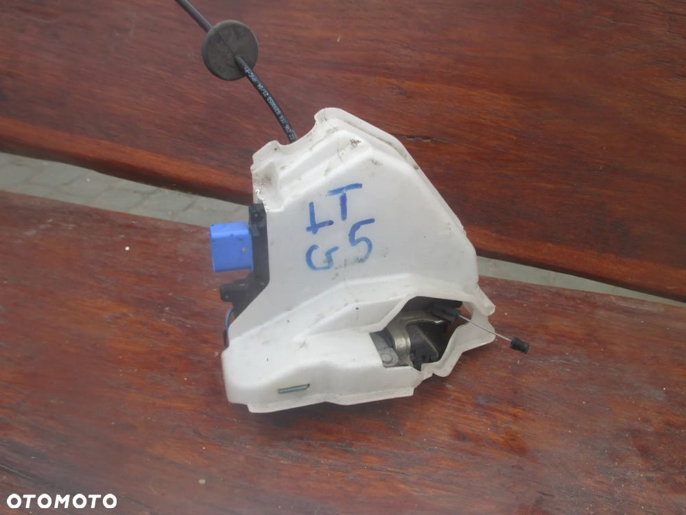 Zamek Drzwi Lewy tył VW Golf V 7pin Europa