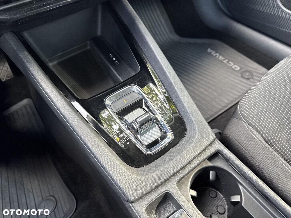 Skoda Octavia 2.0 TDI Ambition DSG - 15
