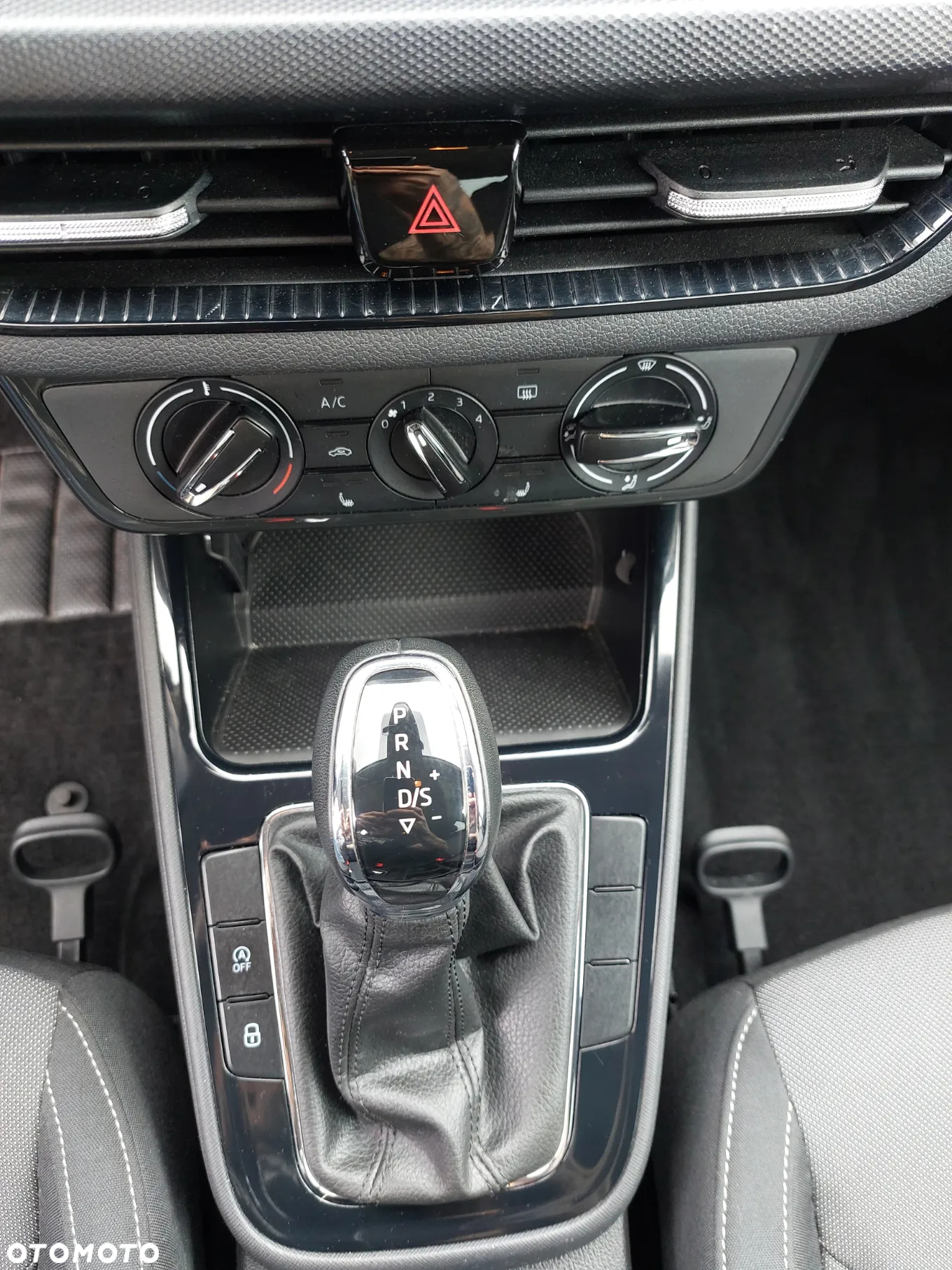 Skoda Fabia 1.0 TSI Ambition DSG - 11