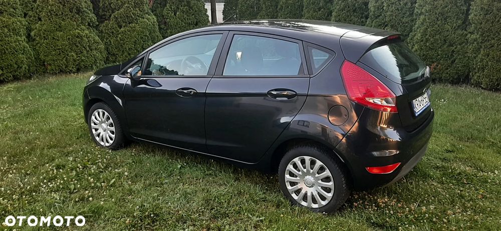 Ford Fiesta - 12