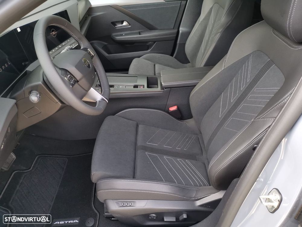 Opel Astra Sports Tourer - 9