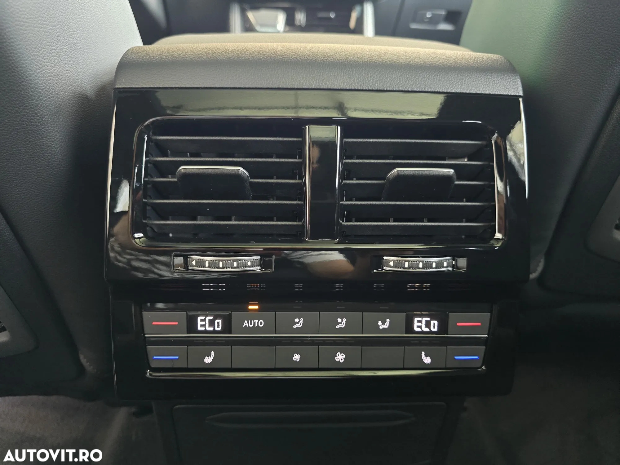 Volkswagen Touareg - 7