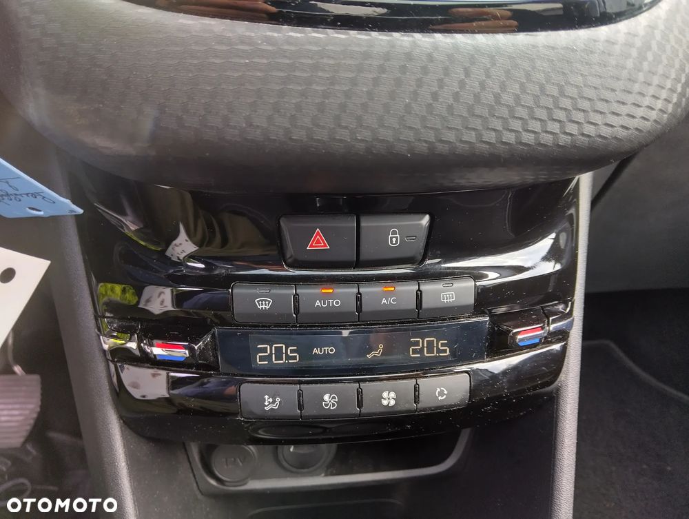 Peugeot 208 PureTech 82 Start & Stop Tech Edition - 33