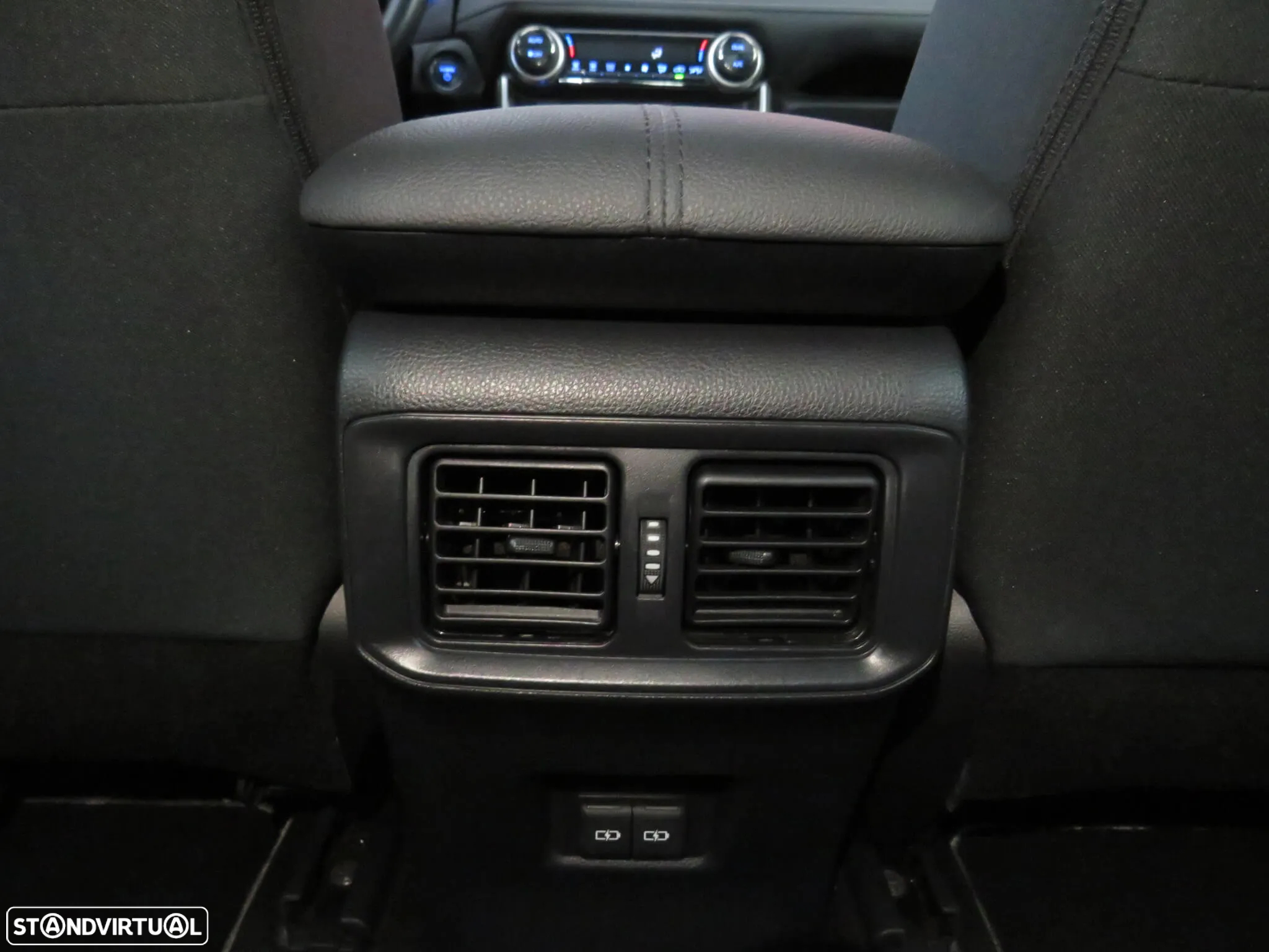 Toyota RAV4 2.5 HDF Comfort - 14