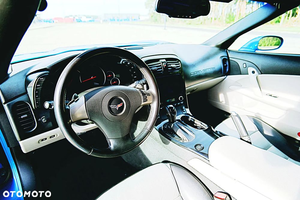 Chevrolet Corvette - 13