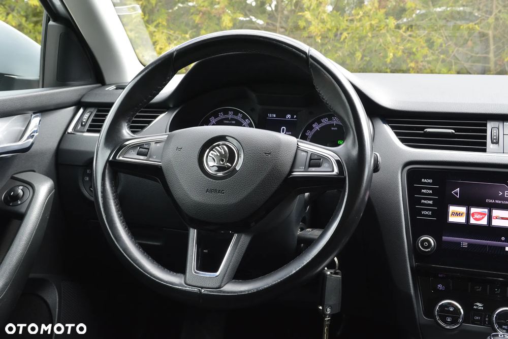 Skoda Octavia 2.0 TDI Ambition DSG - 22