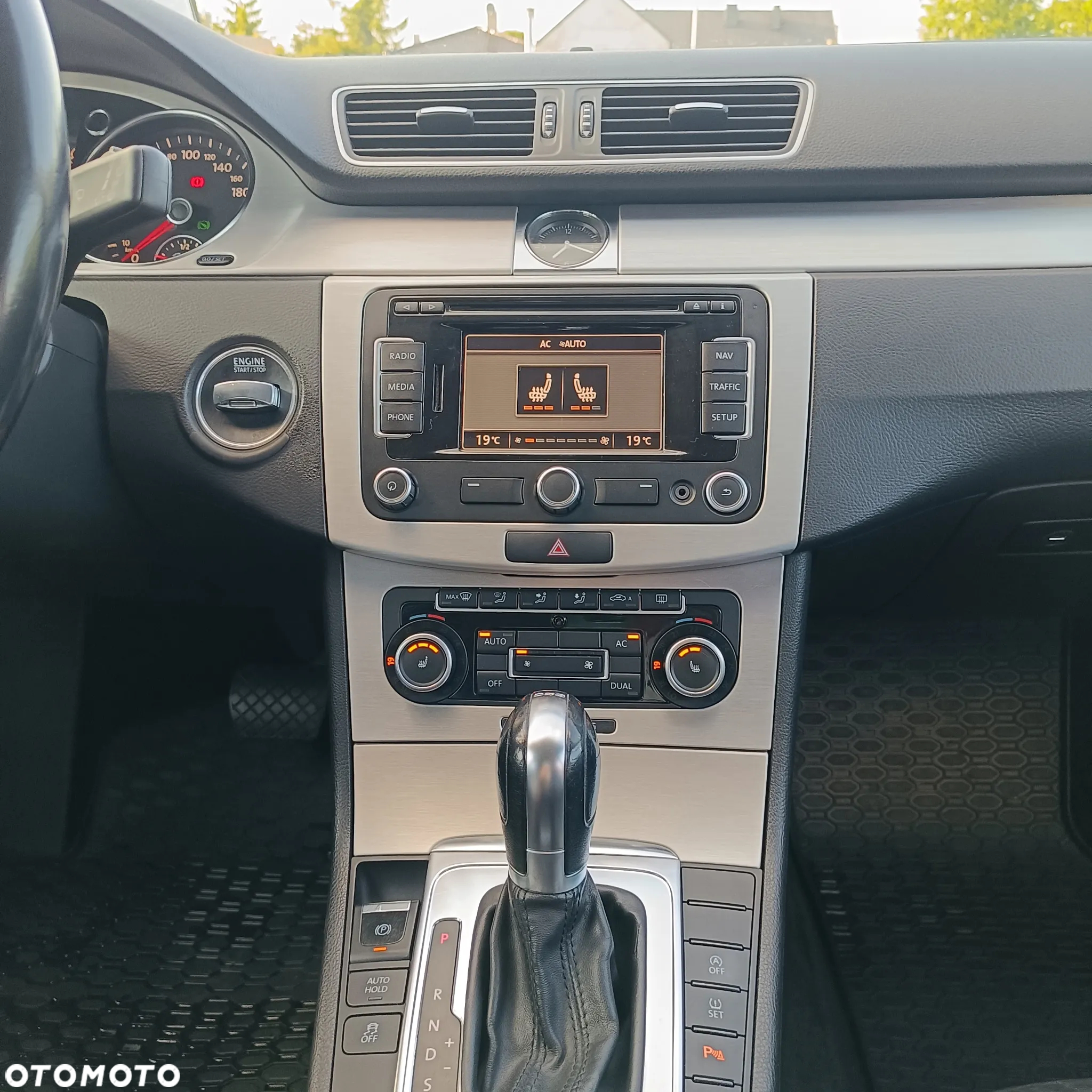 Volkswagen Passat 2.0 TDI Comfortline DSG - 13