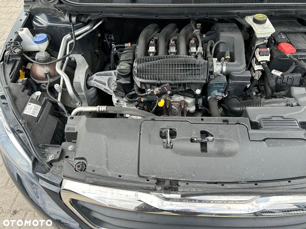 Peugeot 308 - 8