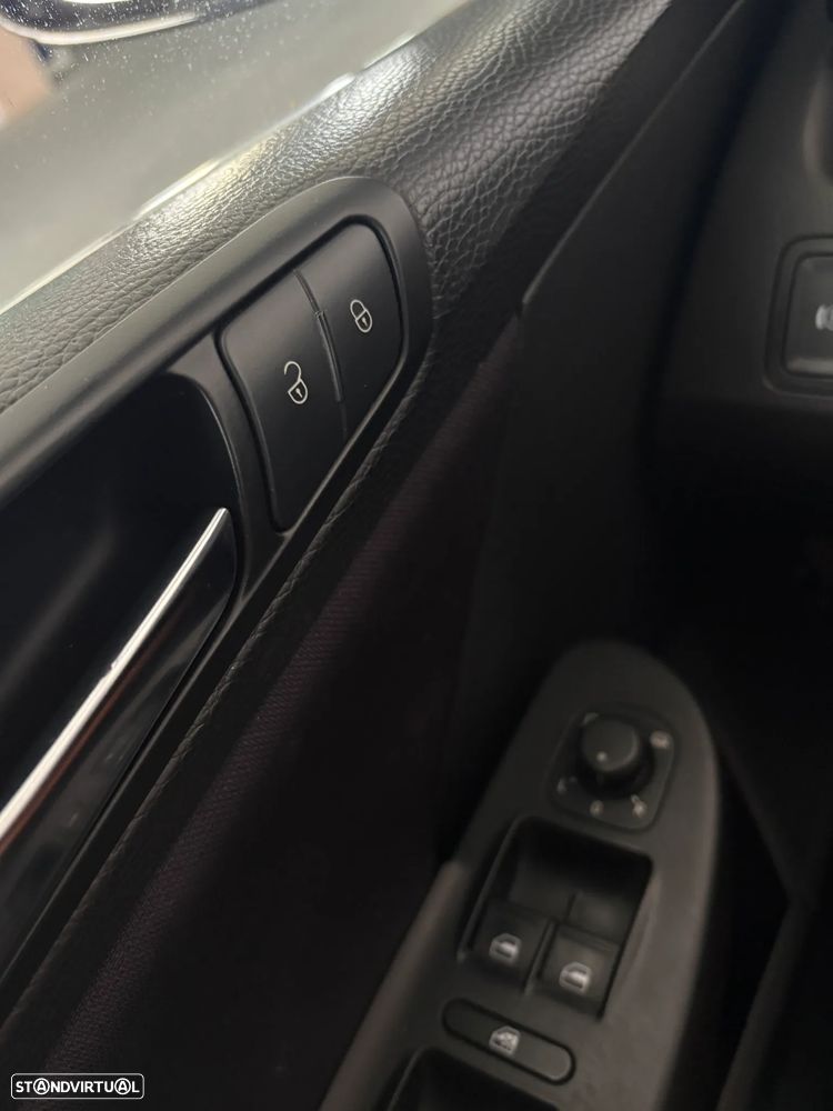 VW Passat Variant 1.6 TDI Confortline - 25