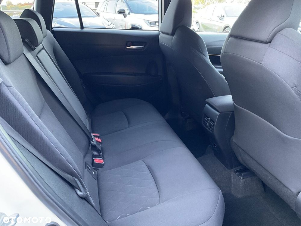Toyota Corolla Cross - 10