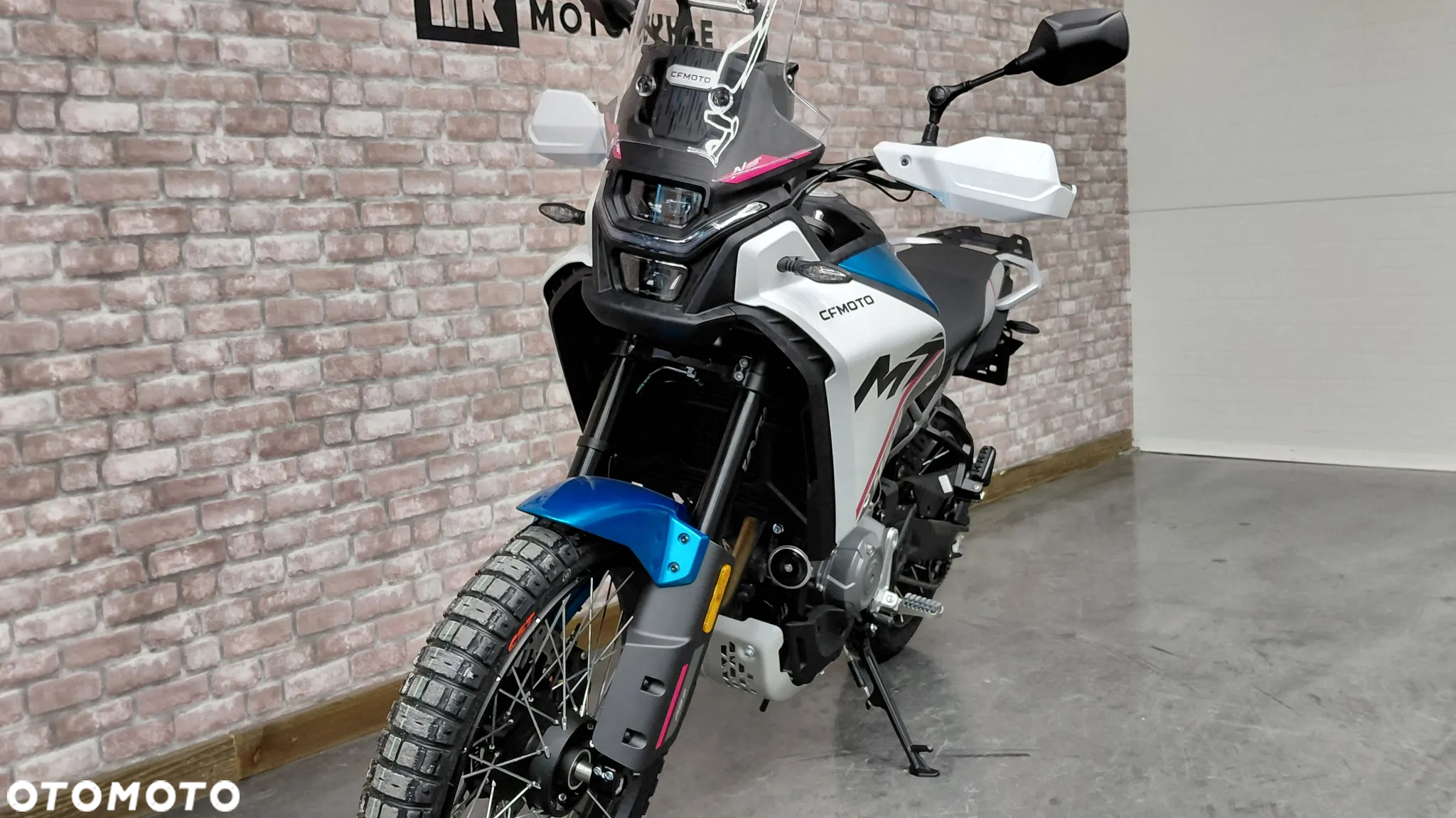 CFMoto MT - 9