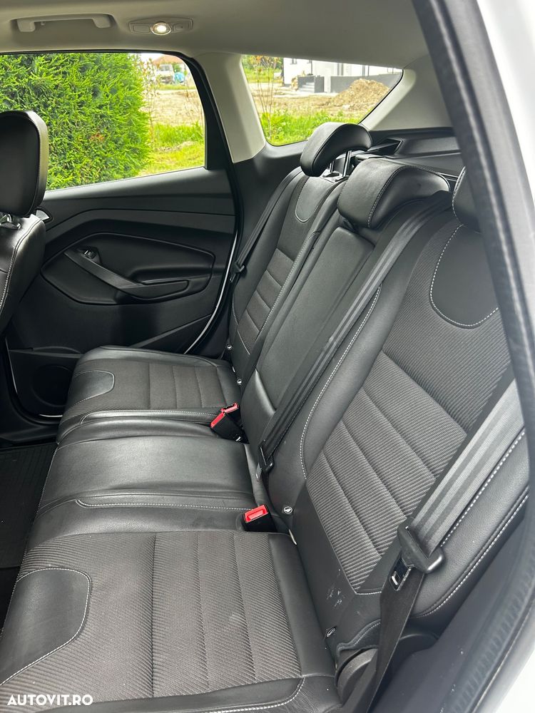 Ford Kuga 2.0 TDCi Powershift 4WD Titanium - 8