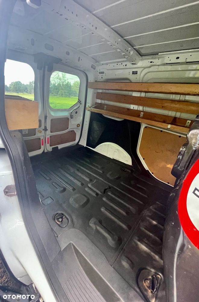 Ford Transit Connect - 10