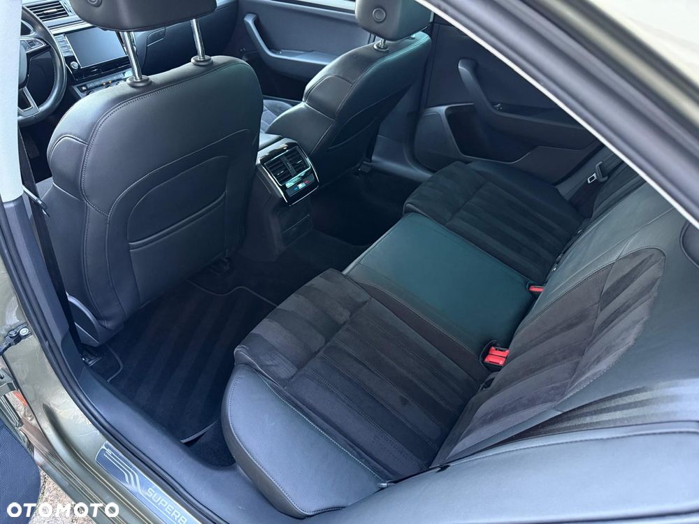 Skoda Superb 2.0 TDI DSG Premium Edition - 6