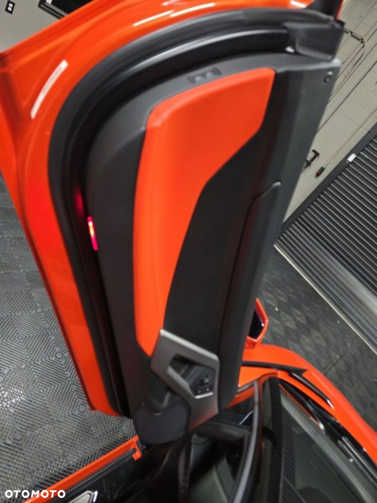 Lamborghini Aventador - 12