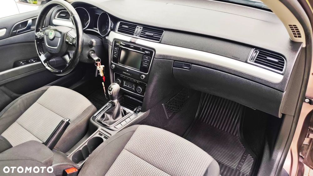 Skoda Superb - 31