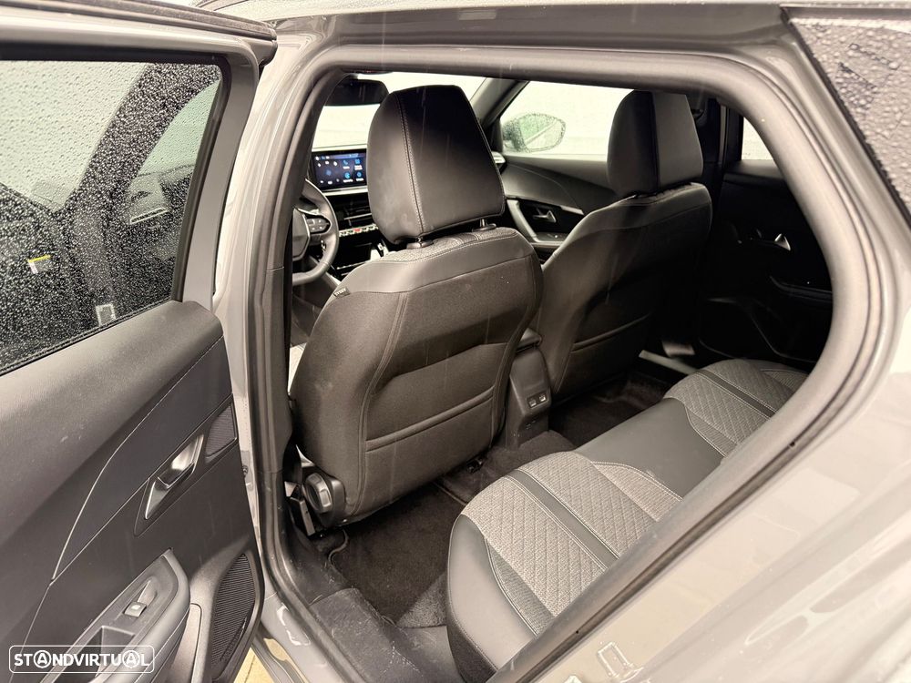 Peugeot 2008 1.2 PureTech Allure - 17