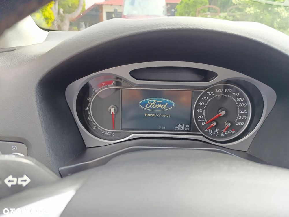 Ford Mondeo - 22