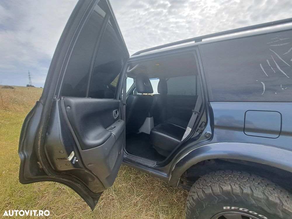 Mitsubishi Pajero Sport 2.5 TD Instyle - 14