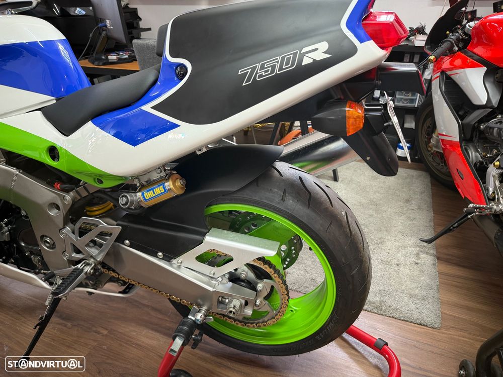 Kawasaki ZXR 750 J - 23