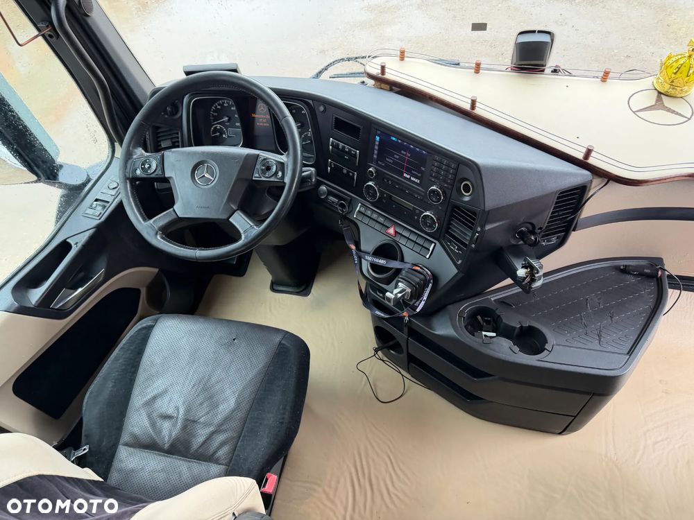 Mercedes-Benz ACTROS 1845 / EURO 5 / GIGA SPACE / NOWY TACHOGRAF / 2013 REJESTRACJA / BARDZO ŁADNY STAN / BEZ RETARDERA / BLUETEC 5 / 2 ZBIORNIKI PALIWOWE / KSENONY / LODÓWKA / PŁASKA PODŁOGA !! - 40
