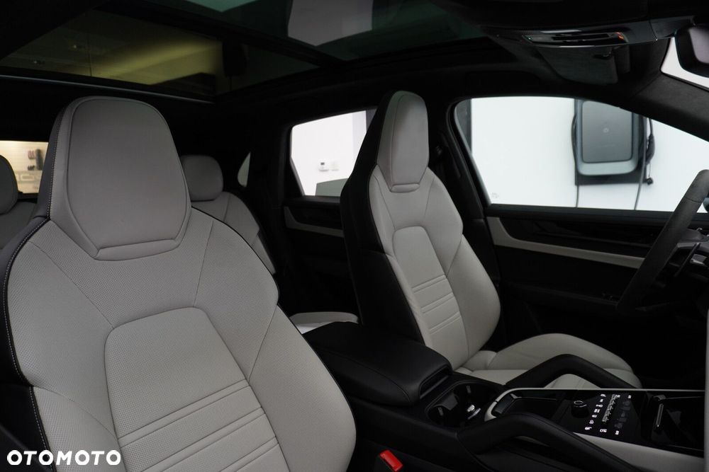 Porsche Cayenne GTS - 28