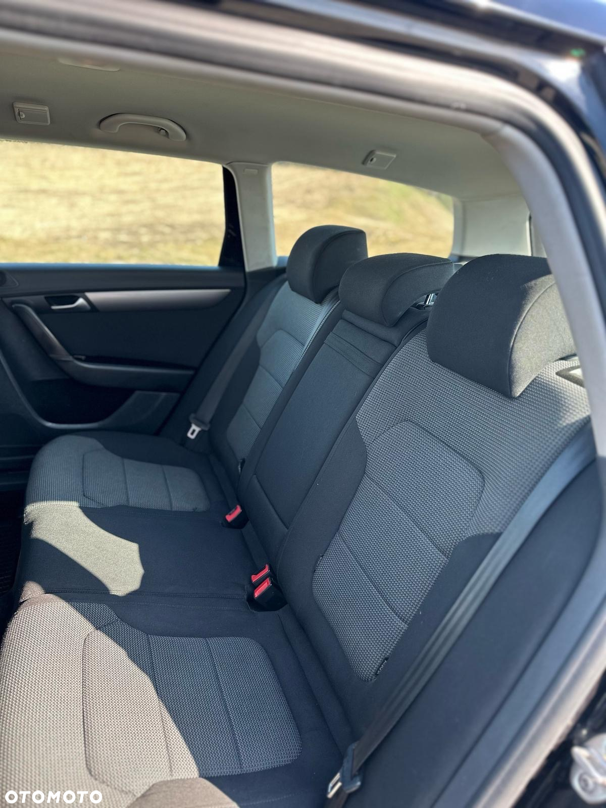 Volkswagen Passat 2.0 TDI Comfortline DSG - 13