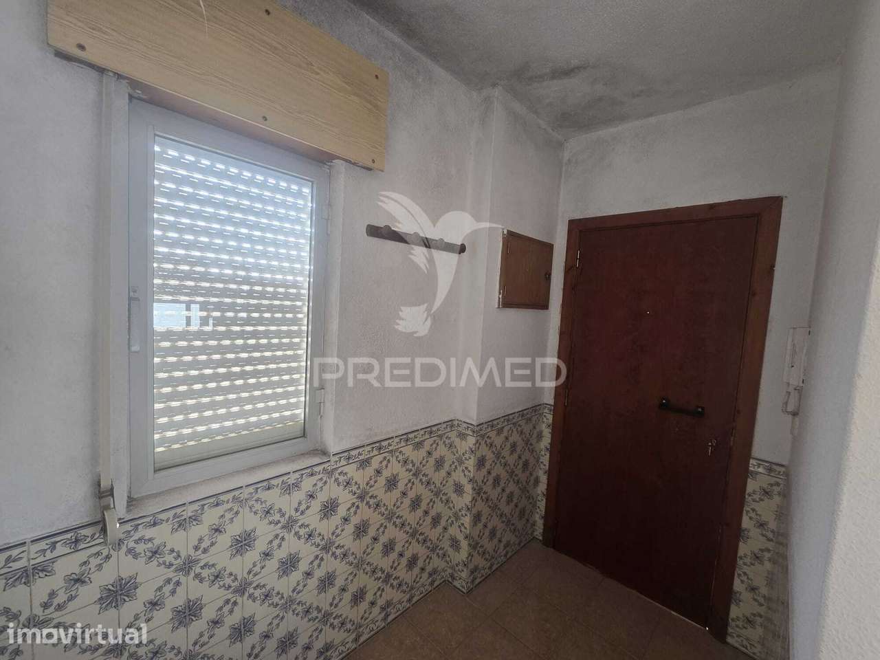 Apartamento T2 para remodelação total com potencial