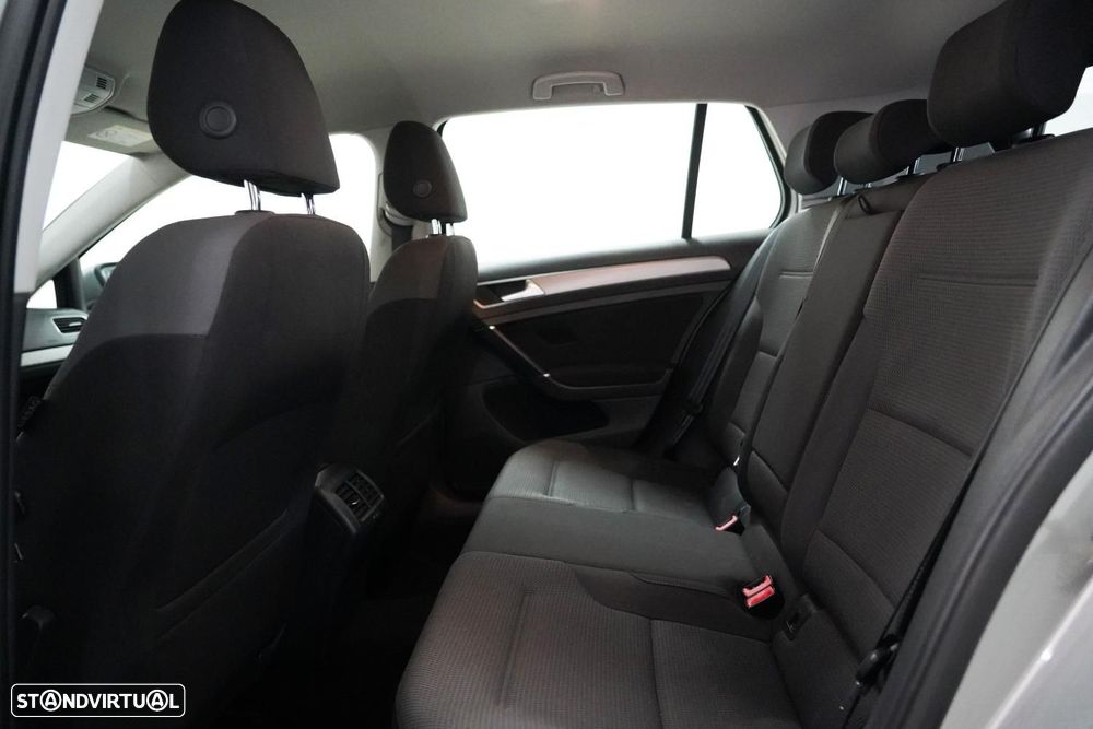 VW Golf 1.6 TDi BlueMotion Trendline - 8