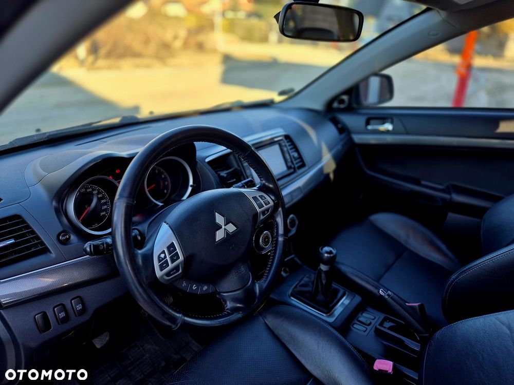 Mitsubishi Lancer - 12