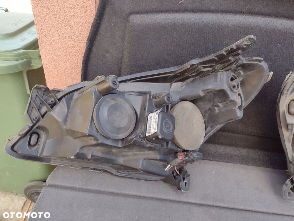 lampa opel astra h III GTC prawa eu cała - 2