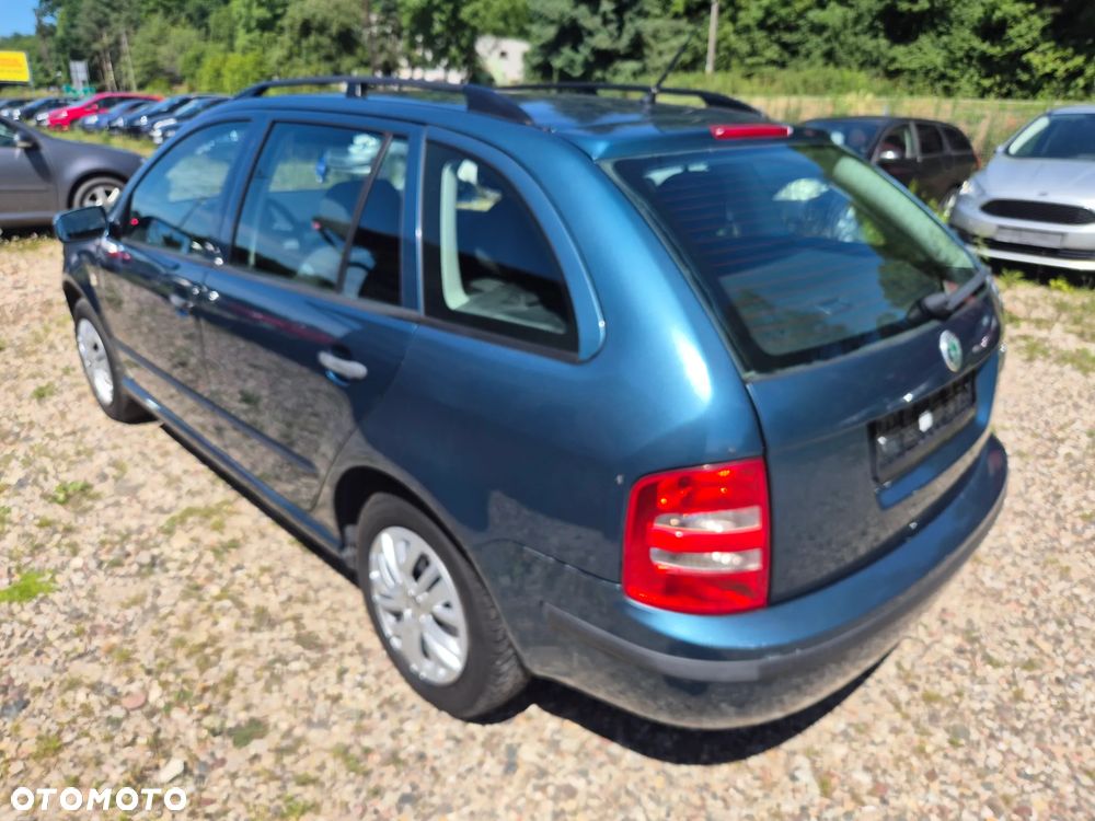 Skoda Fabia 1.2 HTP Cool Edition - 4