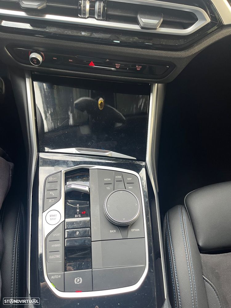 BMW 330 e Aut. M Sport - 30