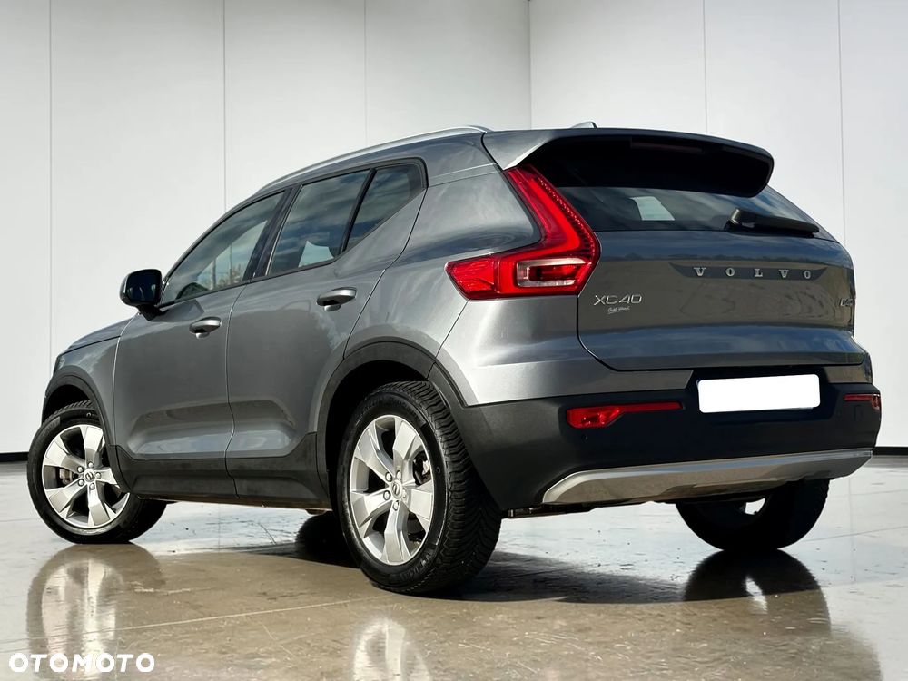 Volvo XC 40 D4 AWD Geartronic Momentum - 11
