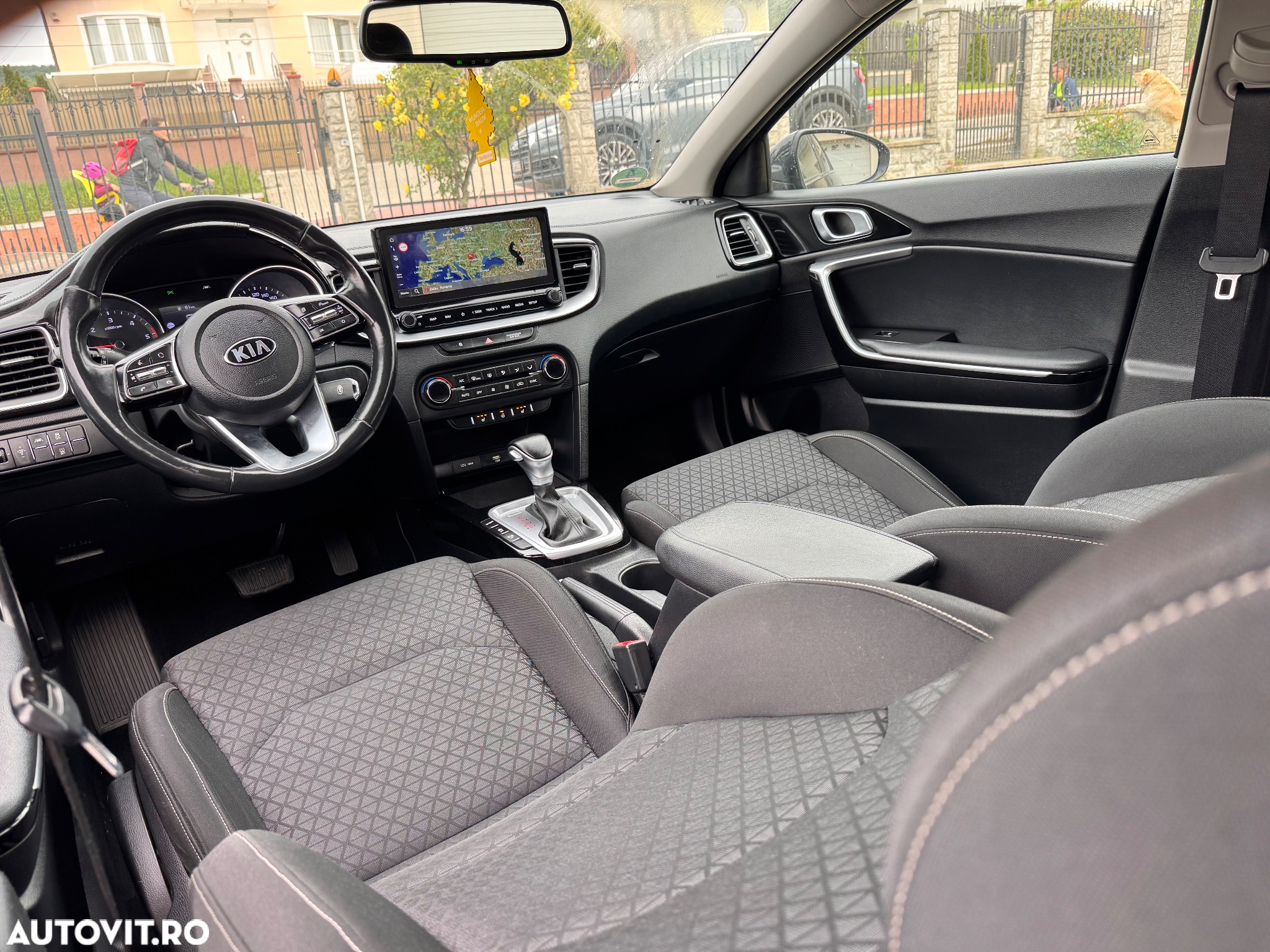 Kia Ceed 1.6 CRDi (48V Mild-Hybrid) DCT7 Vision - 24