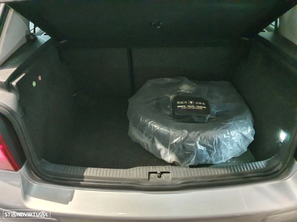 VW Golf 1.4i Confortline JE+AC - 10